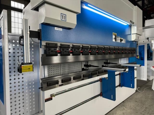 Вертикальный листогибочный пресс CNC-PBA 300х4100 с ЧПУ DELEM DA-66T — фото 2