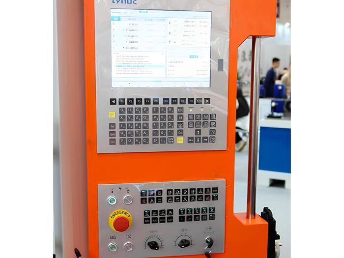 5-осевой фрезерный обрабатывающий центр VMC260 — фото 7