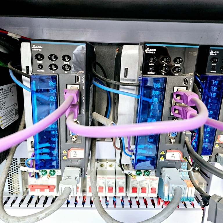 Двухшпиндельный сверлильно-фрезерный станок с ЧПУ ZSSD-CNC-3000 для обработки алюминиевого профиля — фото 2