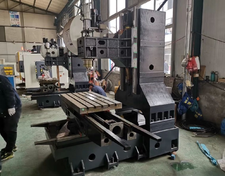 Вертикальный обрабатывающий центр с ЧПУ MetalTec TOPMILL 850F (4-х осевой) — фото 4
